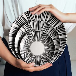 Wholesale Nordic Restaurant Plates and Cutlery Unique Black and White Dinner Dishes Plate Hotel Ceramic Suppliers