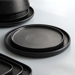 Wholesale Matte Black Pizza Pan Ceramic Flat Steak Plates Europe Style Rimmed Dinner Plate for Restaurant