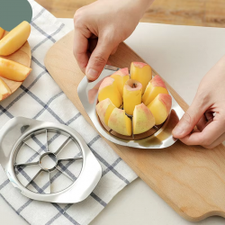 Professional Stainless Steel 8 Blades Handheld Apple Slicer Easy to Use Kitchen Fruit & Vegetable Accessory