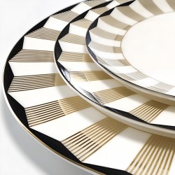 Wholesale Chinaware Plates Sets Dinnerware with Luxury Black and Gold Rim Fine Bone China Nordic Wedding Tableware