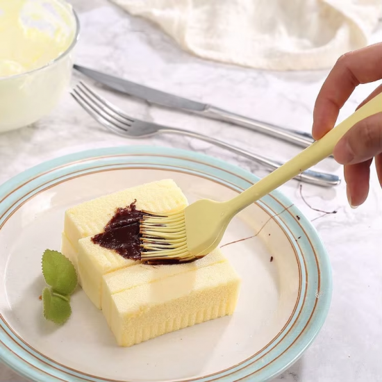 6-Piece Heat Resistant Non-Stick Kitchen Pastry Baking Tools New Model Cake Tool Cream Spatula Color Pellet Silicone Scraper Set