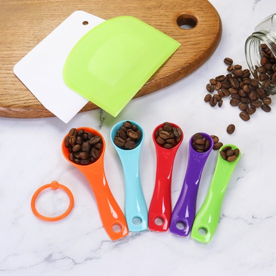 Hot Sale Baking Tools 7 Piece Dough Scrapper Bowl Cutter Multipurpose Food  Plastic Scrappers and Measuring Spoons Set